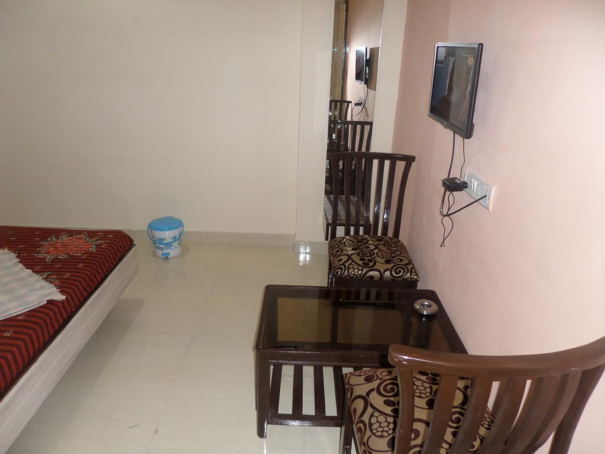 Hotel Riya-Raj Lodging Titwala Cameră foto